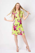 A-linien-Kleid Audrey mit exklusivem Blumenmuster auf frischem Grün von hinten