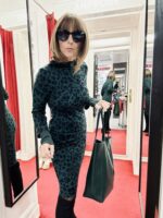 Kleid Yuna im Muster WildPine mit Shoppertasche Madrid in Forest