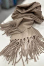 Sky Cashmere Schal mit Fransen