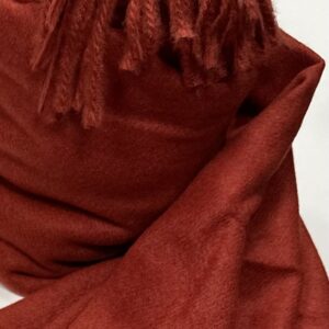 Detail Sky Cashmere Winterschal mit Fransen in Terracotta