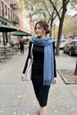 Sky Cashmere Winterschal in BlueberryMilk mit Shopper Madrid in Silver