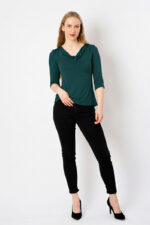 Shirt LIZ in der Farbe Pine in Kombination mit Hose