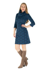 Winterkleid Lena mit großem Kragen in blauem Jaquardmuster