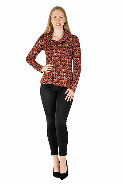 Shirt Klara RetroOrange mitJeans